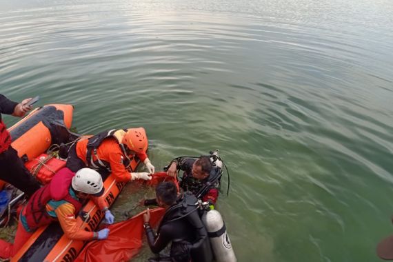 Bermain di Danau, Remaja di Bekasi Ditemukan Tewas Tenggelam, Satu Orang Lagi Hilang - JPNN.COM