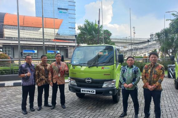 Permudah Pelanggan, Hino Ubah Nama Jajaran Produknya, Berikut Daftarnya - JPNN.COM