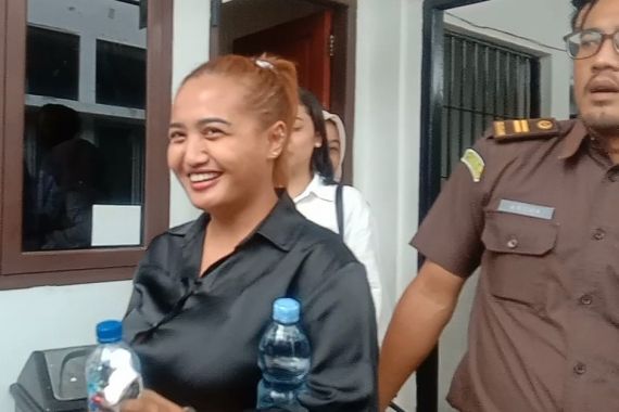 Lina Mukherjee Resmi Ditahan, Kuasa Hukum Segera Ambil Langkah Ini - JPNN.COM