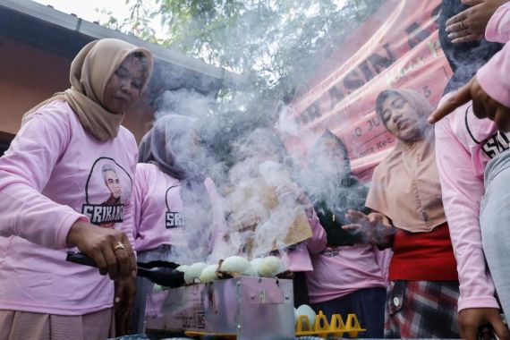 Srikandi Ganjar Adakan Pelatihan Pembuatan Telur Asin Asap Khas Brebes - JPNN.COM