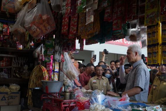 Ganjar Pranowo Menargetkan Revitalisasi Pasar Cuplik Sukoharjo Rampung Akhir 2023 - JPNN.COM