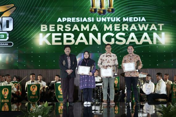 Hadiri KASAD Awards 2023, Kepala BPIP: Saya Dorong Institusi Terus Sebarkan Pesan Positif - JPNN.COM