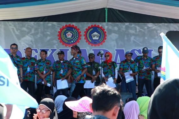 Para Sopir Angkot dan Tukang Ojek di Jabar Dukung Anies Maju Pilpres 2024 - JPNN.COM