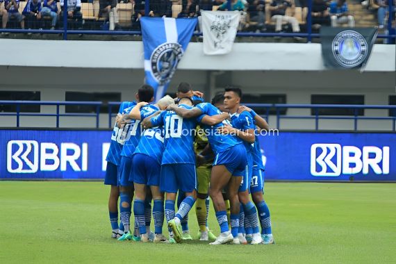 Persib Malu di Depan Bobotoh, Kalah 0-2 dari Persik - JPNN.COM