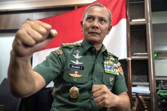Letjen Richard Ingatkan KKB Segera Bebaskan Pilot Susi Air - JPNN.COM