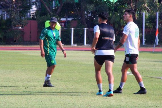 PSIS vs Persebaya: Aji Santoso Tetap Boyong Bruno Moreira ke Semarang - JPNN.COM