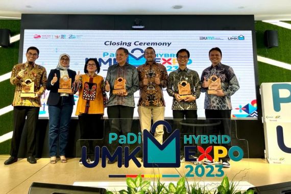 Perhutani Raih Penghargaan di Acara PaDi UMKM Hybrid Expo 2023 - JPNN.COM