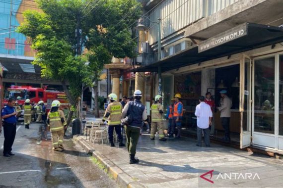 Kafe Filosofi Kopi Melawai Jaksel Terbakar - JPNN.COM