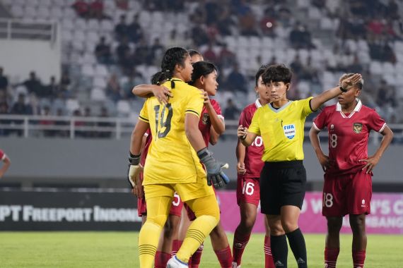 Timnas Putri U-19 Indonesia Tertahan di Semifinal, Rudy Eka Singgung Kinerja Wasit - JPNN.COM