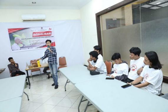 Pemuda Mahasiswa Ganjar Adakan Pelatihan Membuat Pupuk Organik Cair di Bone - JPNN.COM
