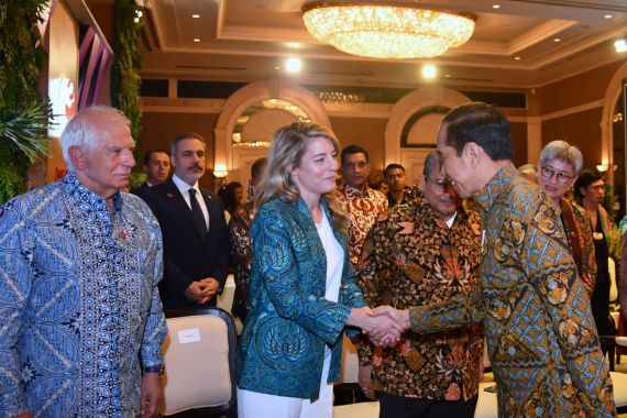 Di Hadapan Petinggi Negara Asing, Jokowi Singgung soal Pemenang - JPNN.COM