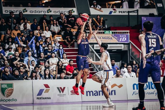 Tumbangkan Satria Muda, Pelita Jaya Melangkah ke Final IBL 2023 - JPNN.COM