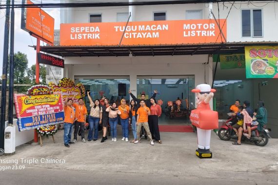 Permintaan Semakin Tinggi, Tangkas Motor Listrik Buka Showroom di Citayam - JPNN.COM