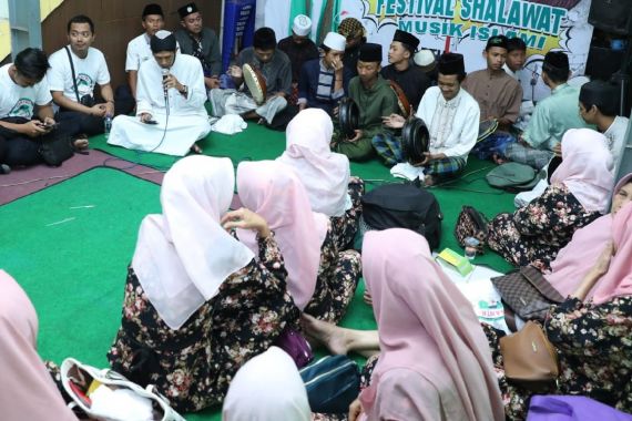 Begini Cara Sukarelawan Santri Sosialisasikan Ganjar di Kota Malang - JPNN.COM