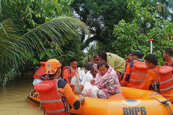 Banjir di Sumatera Barat, 1 Orang Meninggal di Padang Pariaman - JPNN.COM