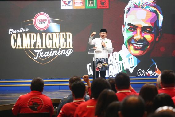 Ketum PPP Sebut Hanya Ganjar yang Bisa Melanjutkan Nawacita Jokowi - JPNN.COM