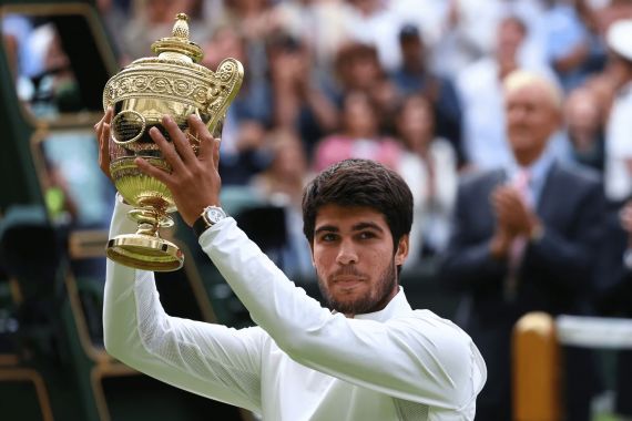 Berjaya di Wimbledon 2023, Carlos Alcaraz Punya Permintaan Khusus kepada Raja Spanyol - JPNN.COM