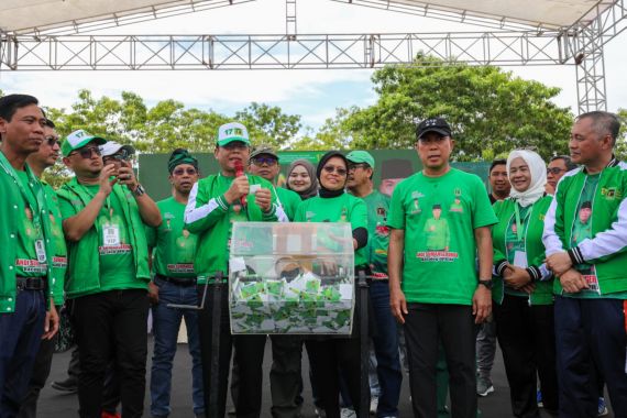 Jalan Sehat PPP Sultra Mampu Menghijaukan Kota Kendari - JPNN.COM