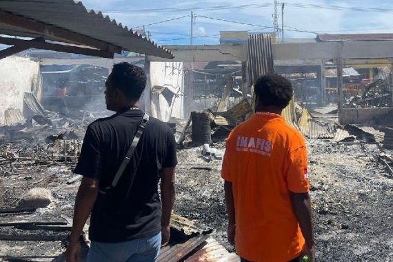 Polisi Bergerak Usut Penyebab Kebakaran Pasar Bumi Raya dan Kampus USWIM Nabire - JPNN.COM