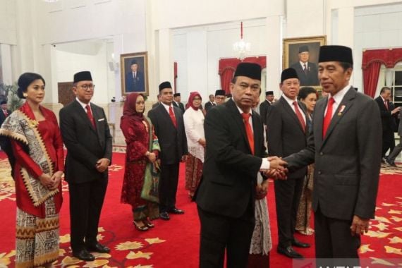 Soal Jokowi Reshuffle Kabinet, Charles NasDem Bilang Begini - JPNN.COM