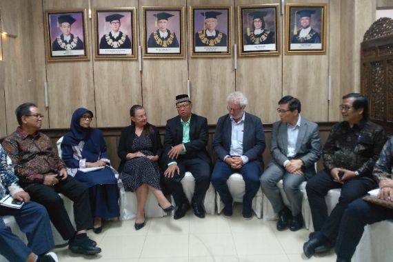 ICDE Kawal UT Kuatkan Kualitas Pendidikan Terbuka Jarak Jauh Tingkat Dunia - JPNN.COM