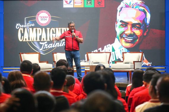 Sekjen PDIP: Jokowi Utus Tim Tujuh untuk Menangkan Ganjar di Pilpres 2024 - JPNN.COM