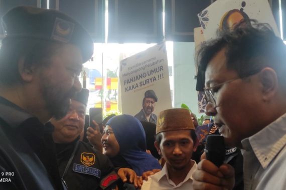 Surya Paloh Dianugerahi Gelar Guru Rakyat di Usia 72 Tahun - JPNN.COM