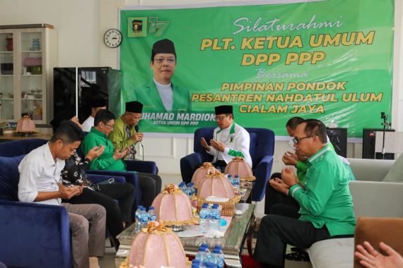 Ketua PWNU Sultra Doakan PPP Bisa Perjuangkan Kejayaan Umat - JPNN.COM