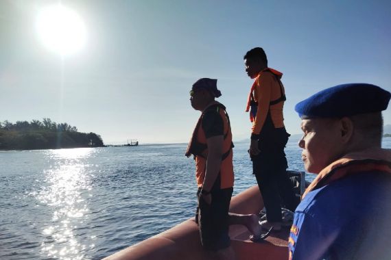 Pemancing Ikan Hilang saat Mengambil Dayung Perahu di Perairan Gili Rengit - JPNN.COM