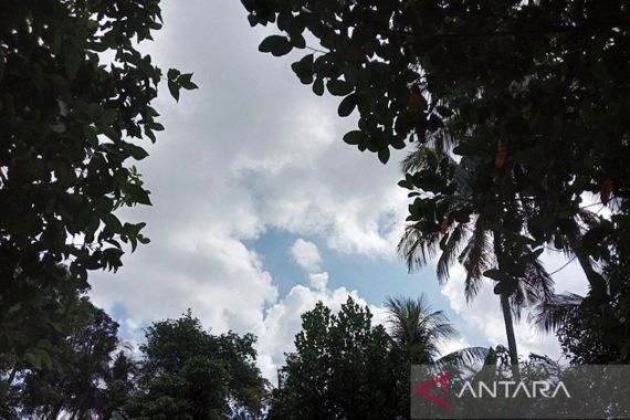Cuaca Hari Ini, BMKG Prakirakan Sebagian Besar Indonesia Cerah Berawan - JPNN.COM