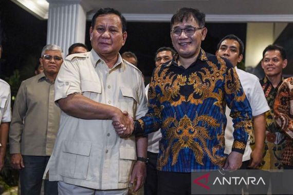 Peran Besar Jokowi Membuat Kombatan PDIP Dukung Prabowo Subianto - JPNN.COM