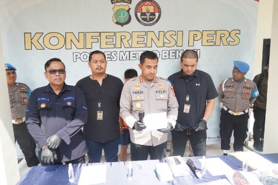 Polisi Tangkap Pembunuh Sopir Taksi Online di Bekasi, Pelaku Ternyata - JPNN.COM