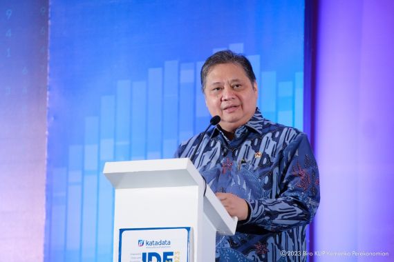 Menko Airlangga: Perlu Lompatan Besar untuk Wujudkan Visi Indonesia Emas 2025 - JPNN.COM