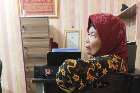 Nenek Ini Dituduh Mencuri Cokelat di Palembang, Begini Kronologinya - JPNN.COM