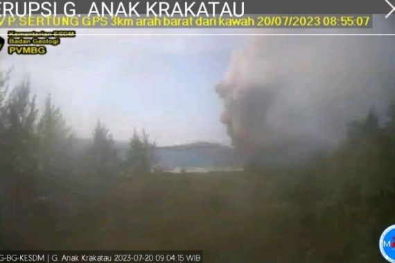 Gunung Anak Krakatau Erupsi Lagi, Melontarkan Abu Vulkanik Setinggi 2.000 meter - JPNN.COM