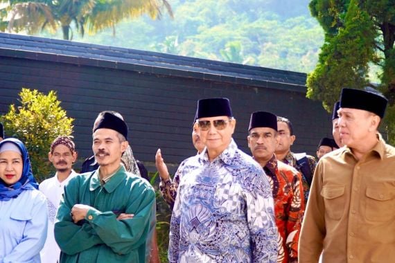 Hasjim & Iwan Bule Peringati Tahun Baru Islam di Ponpes Suryabuana Magelang - JPNN.COM