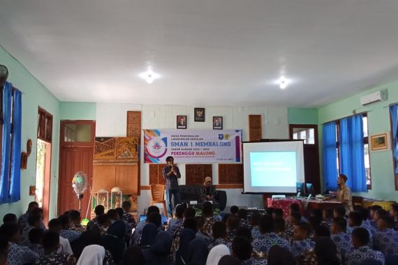 Sukarelawan Sandi Uno Beri Pelatihan Kewirausahan kepada Pelajar di Bangka Belitung - JPNN.COM