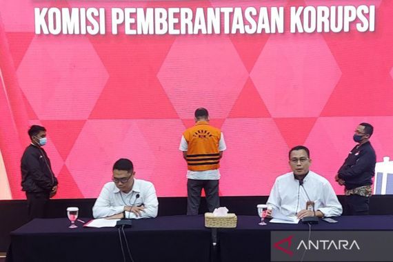 Mantan Anggota DPRD Jambi Ini Dijebloskan ke Rutan KPK - JPNN.COM