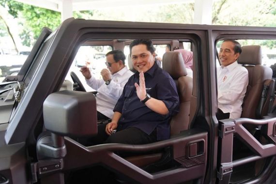 Jokowi, Iriana dan Erick Disopiri Prabowo, Pengamat: Bermakna Simbolik Mendapat Dukungan di Pilpres 2024 - JPNN.COM