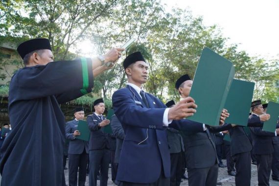 465 Pejabat Fungsional Dilantik, Edi Kamtono: Saya Tekankan, Pahami Aturan dan Perkembangan - JPNN.COM