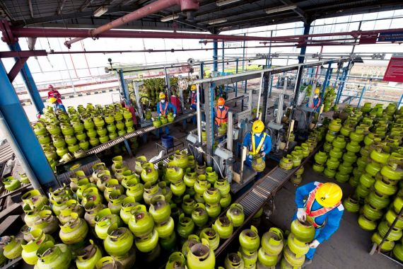 Dirut Pertamina Nicke Widyawati Tegaskan Ketersediaan LPG 3 Kg Terus Dipastikan Aman - JPNN.COM