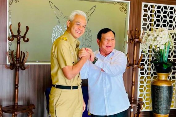 Denny Siregar Buat Polling Capres di Twitter, Prabowo Unggul 55 Persen Atas Ganjar - JPNN.COM