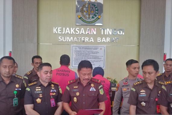 Hakim Tolak Praperadilan Tersangka Korupsi Pengadaan Sapi Bunting di Sumbar - JPNN.COM