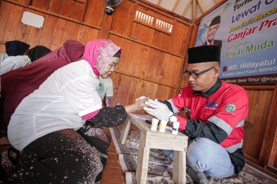 Kiai Muda Jatim Pendukung Ganjar Menggelar Cek Kesehatan Gratis di Situbondo - JPNN.COM