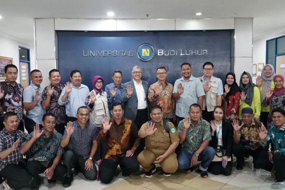 Pemkab Bangka Lakukan Study Banding di Bank Sampah Budi Luhur - JPNN.COM