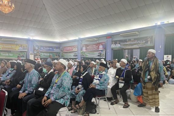 Jemaah Haji Kloter 25 Asal Kalbar Dijadwalkan Tiba di Pontianak Hari Ini - JPNN.COM
