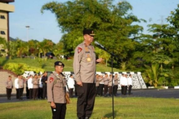 Tegas, Irjen Adang Ginanjar Minta Anggota Polda Sulbar Menjauhi Narkoba - JPNN.COM