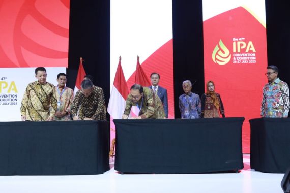 PT Pertamina Hulu Energi Teken Kontrak Kerja Sama Pengelolaan WK Bunga - JPNN.COM