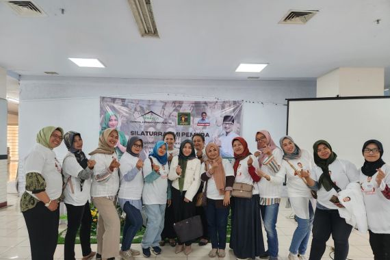 Sukarelawan SandiUno Tunjukkan Kepedulian kepada Pekerja dan Pelajar SMK di Bekasi - JPNN.COM