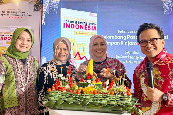 Buku Gelombang Pasang Koperasi Simpan Pinjam Indonesia Diluncurkan, Bamsoet Ungkap Hal Ini - JPNN.COM